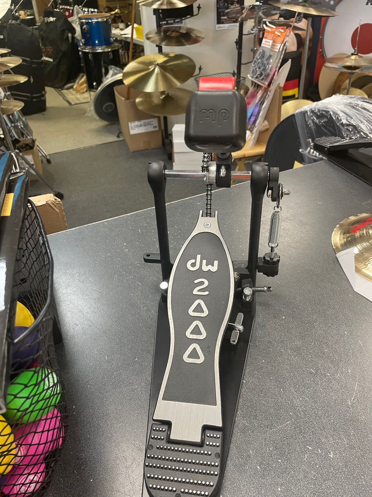 DW 2000 Series Single Drum Pedal