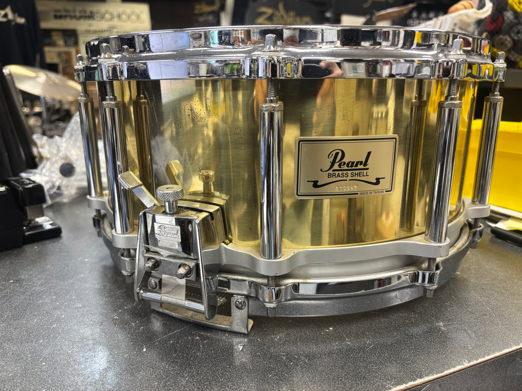 Pearl Vintage Free Floating  6 1/2x14 Brass snare drum