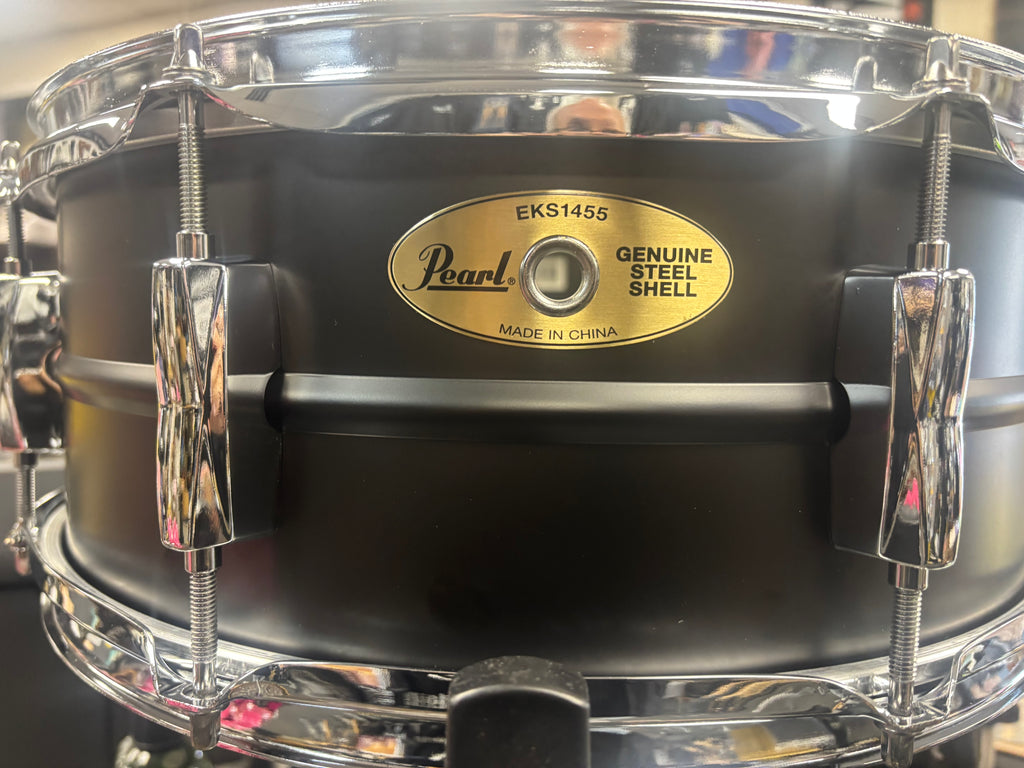 Pearl 5 1/2x14 Black Steel Snare
