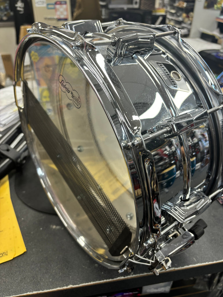 Ludwig Steel 6 1/2x14 snare drum (pre owed) mint