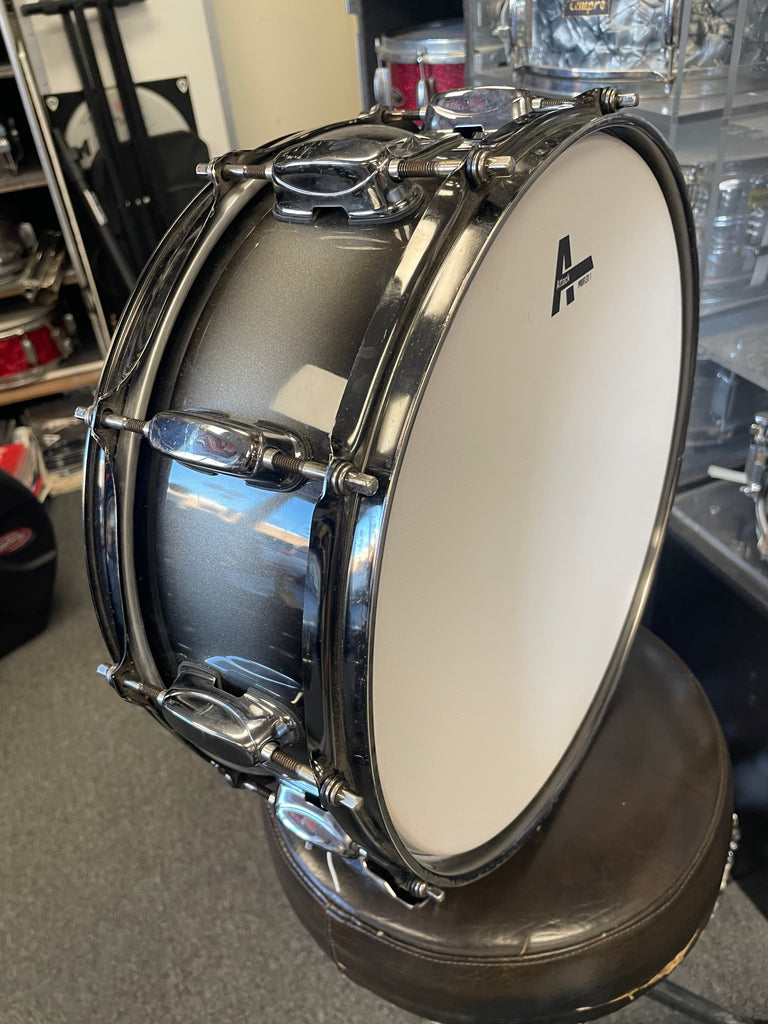 Tama 5 1/2x14 Pre-owned Snare Drum
