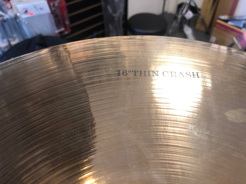 2 Wuhan Crash's / 2 Boom Stands
